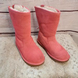 EUC Girls Pink Suede UGG Boots Size 2